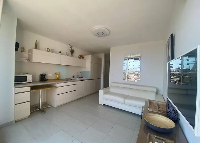 408, Héliopolis K Au Village Naturiste *